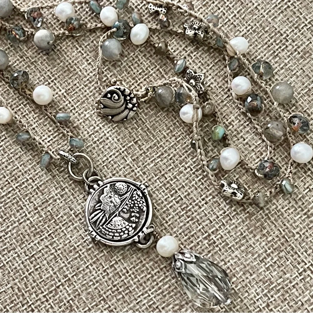 ARTISAN Necklace “Treasures” Pearls and Labradorite with Swivel Pendant - Picture 2 of 13